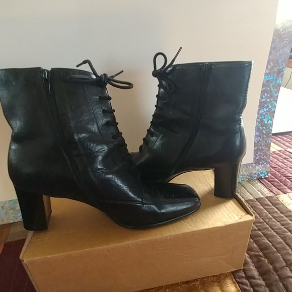 3 in. Leslie Fay Leather Ankle Boot with croc toe. - Picture 6 of 6